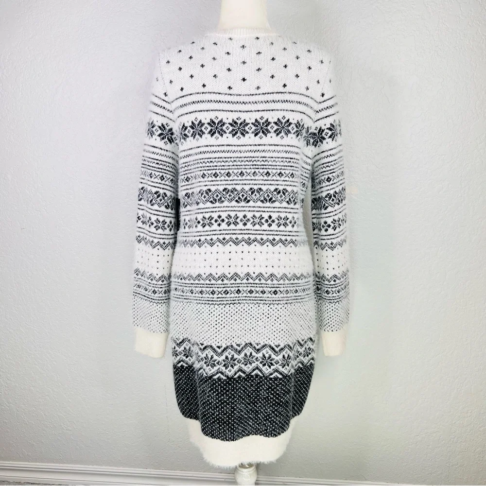 NWT Cupcakes and Cashmere Black & Ivory Fair Isle Snowflake Sweater Dress Large